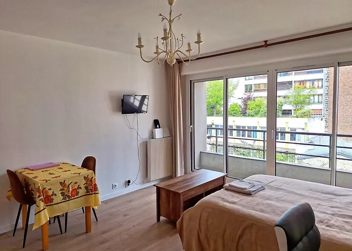 Lejlighed Chic Parisian Retreat Bright Spacious And Secure Parking