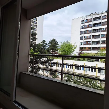Apartment Chic With Private Secure Parking Bright Balcony Near Metro Paris