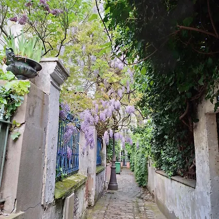 Chic With Private Secure Parking Bright Balcony Near Metro Apartment Paris